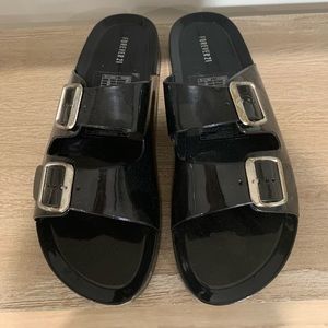 Jelly slide sandal with buckle